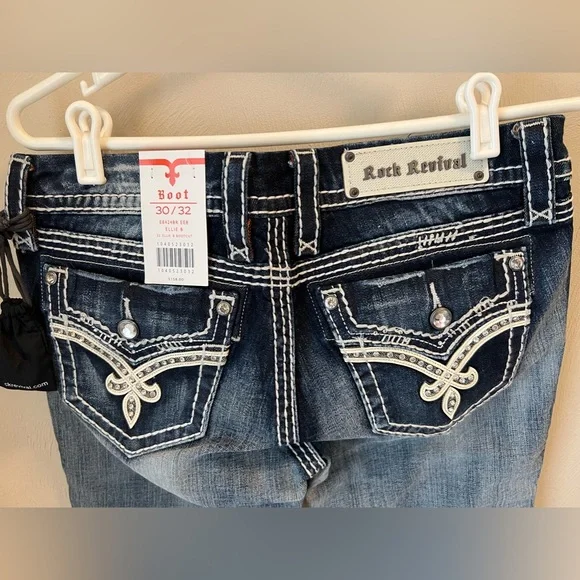 NWT Gorgeous Rock Revival Boot cut jeans! Size 30